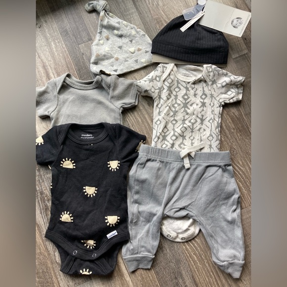 Gerber Modern Moments Newborn/0-3M Bundle - Picture 3 of 7